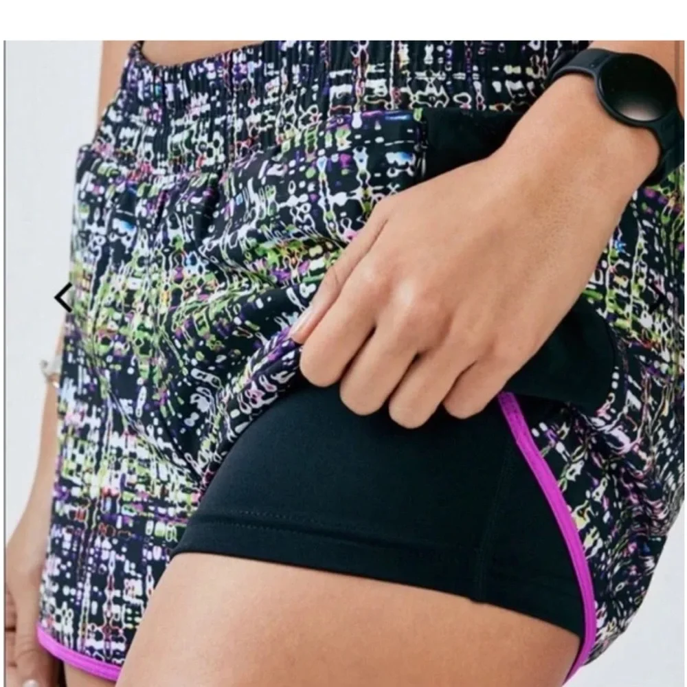Fabletics Fallon Athletic Shorts Pattern with Compression Lining -Size L - Picture 6 of 10